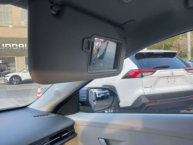 Certified 2024 Hyundai Kona SEL FWD image 32