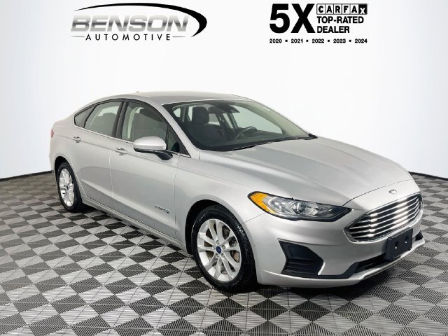 Used 2019 Ford Fusion SE FWD image 1