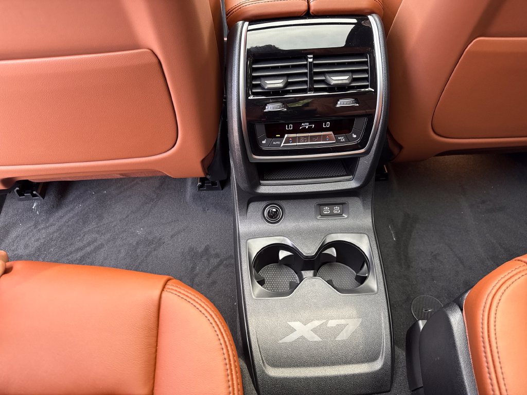 New 2027 BMW X7 M60i AWD/4WD image 20