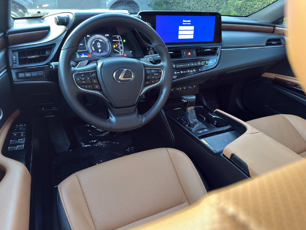 Certified 2024 Lexus ES 300h w/ Premium Package FWD image 13