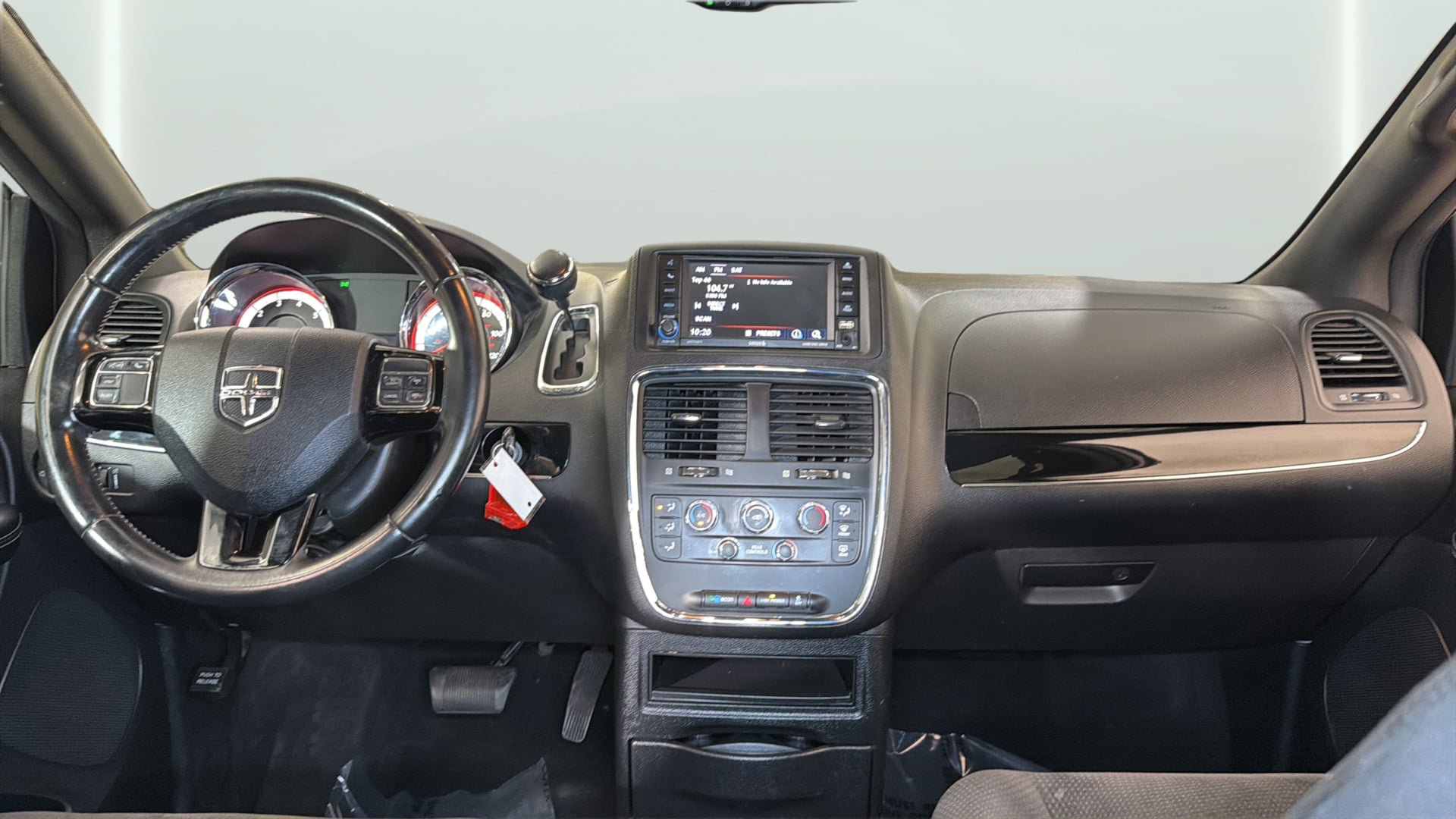 Used 2018 Dodge Grand Caravan SE FWD image 15