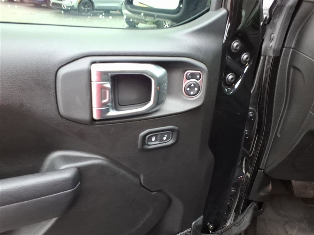 Used 2025 Jeep Wrangler Sport S image 13