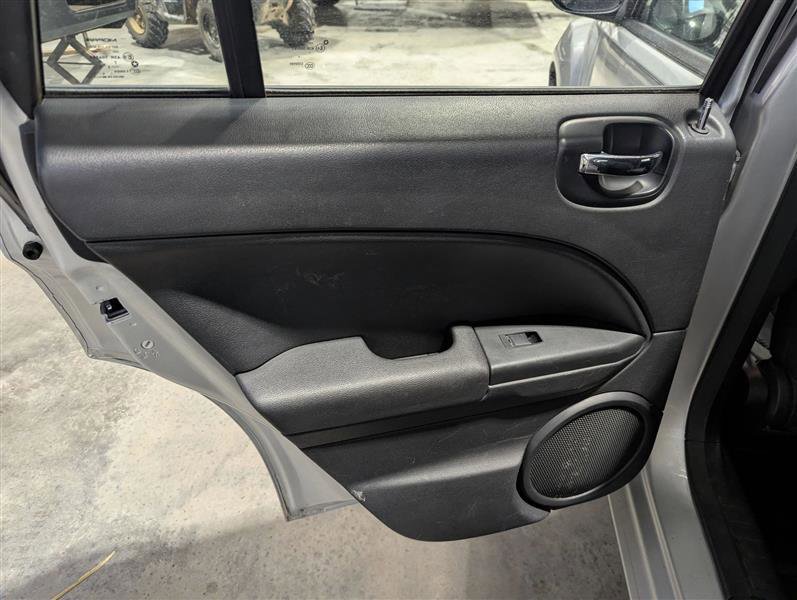 Used 2010 Dodge Caliber SXT image 18