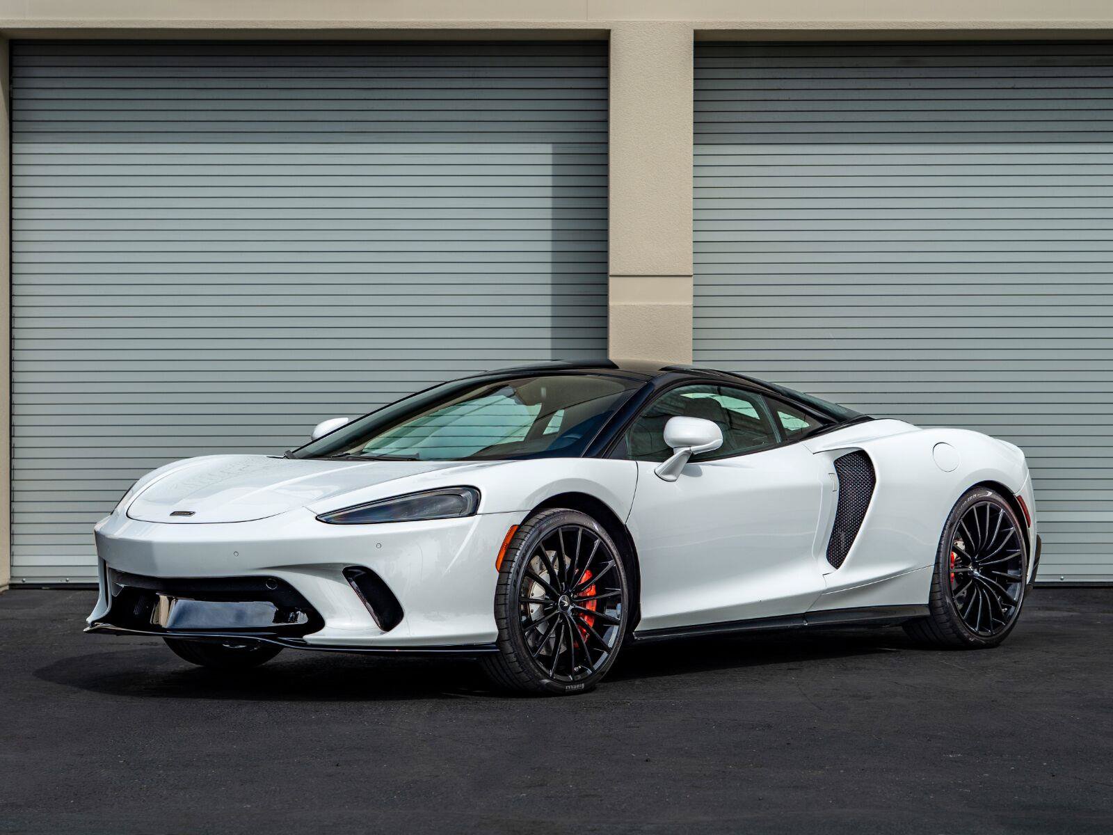 Used 2020 McLaren GT RWD image 4
