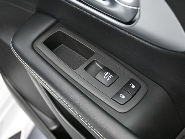 Used 2022 Chrysler Pacifica Touring-L w/ Uconnect Theater Family Group image 51