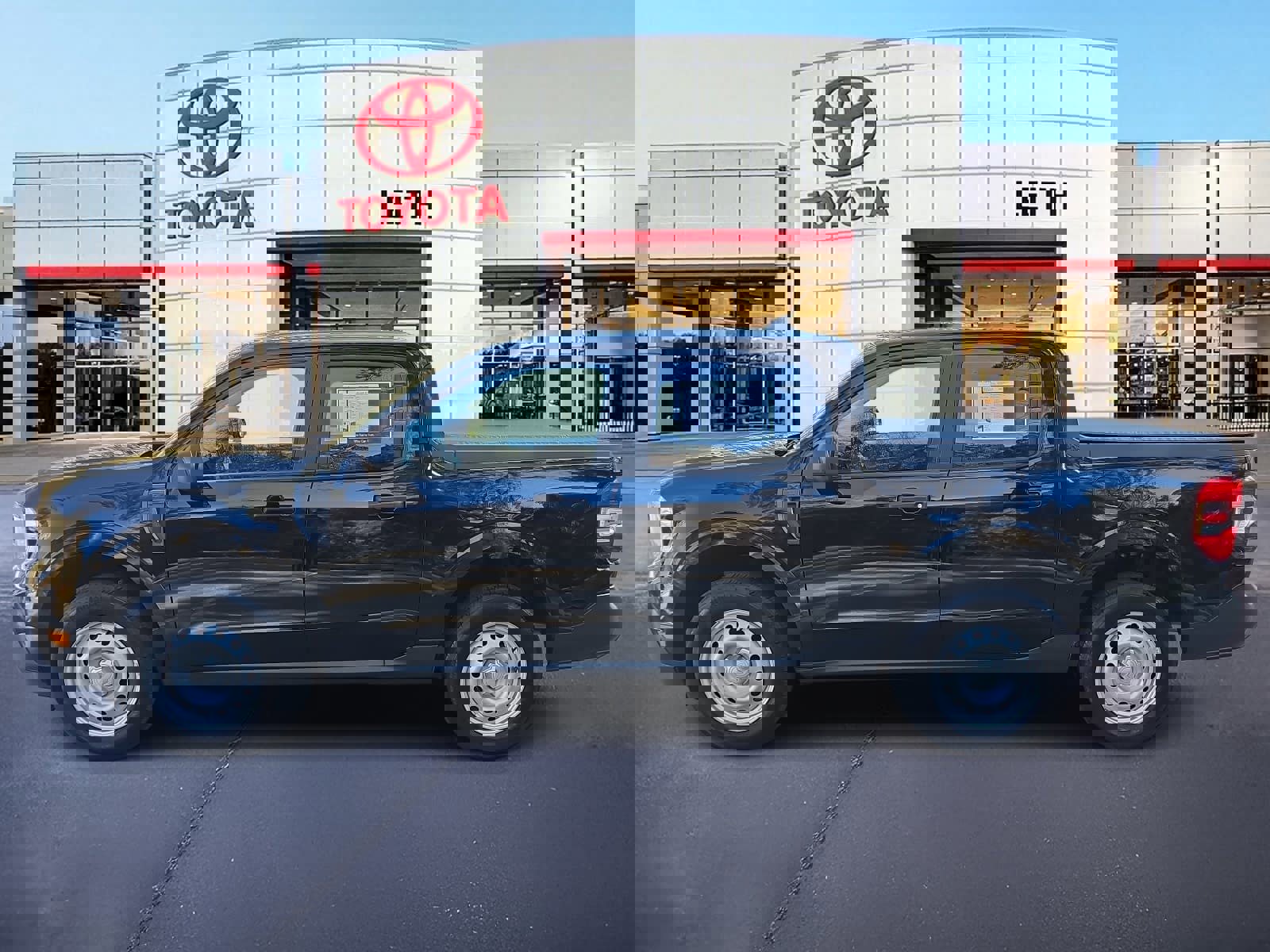 Used 2023 Ford Maverick XL image 8