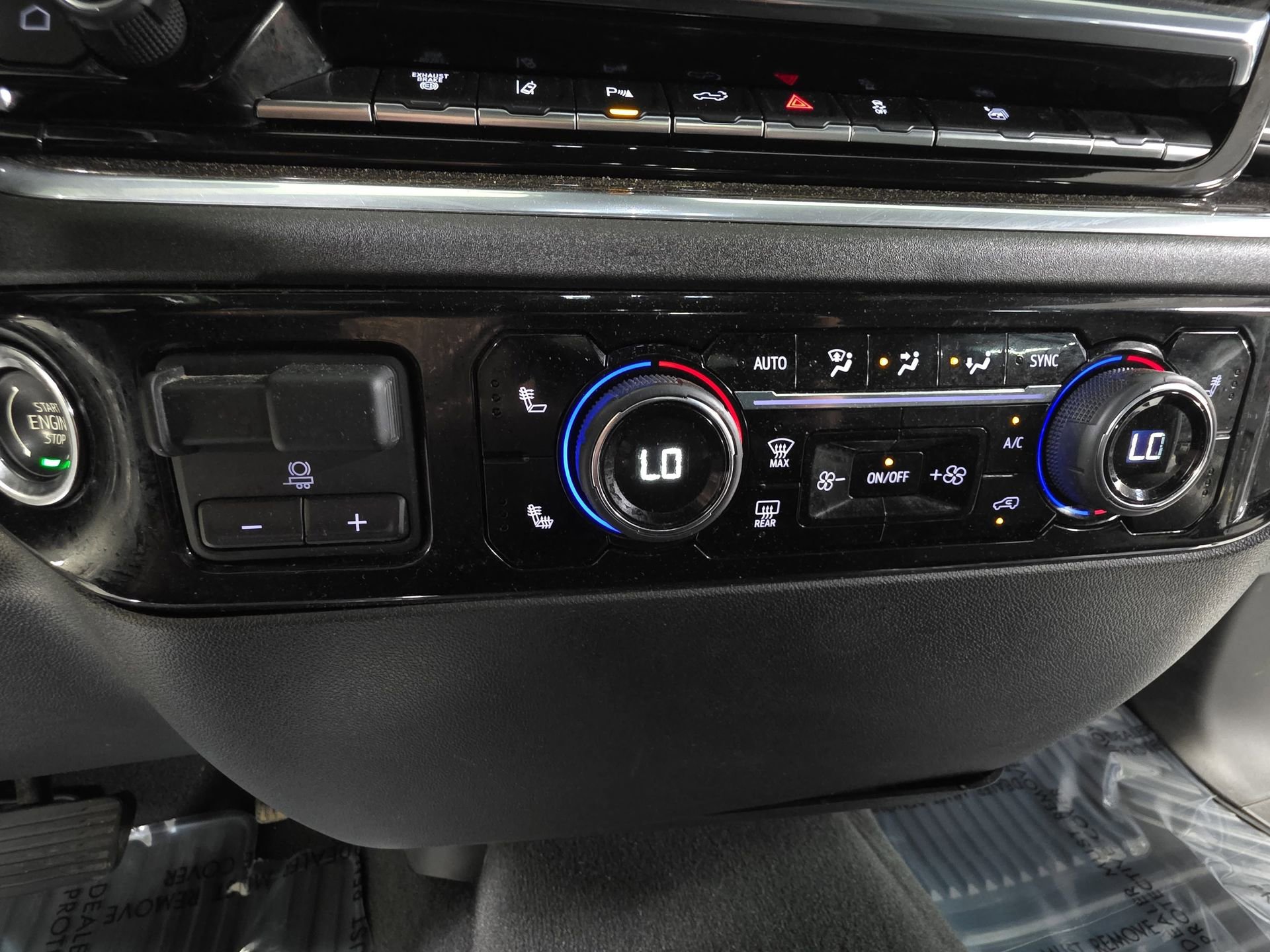 Used 2025 Chevrolet Silverado 3500 LT w/ Safety Package image 21