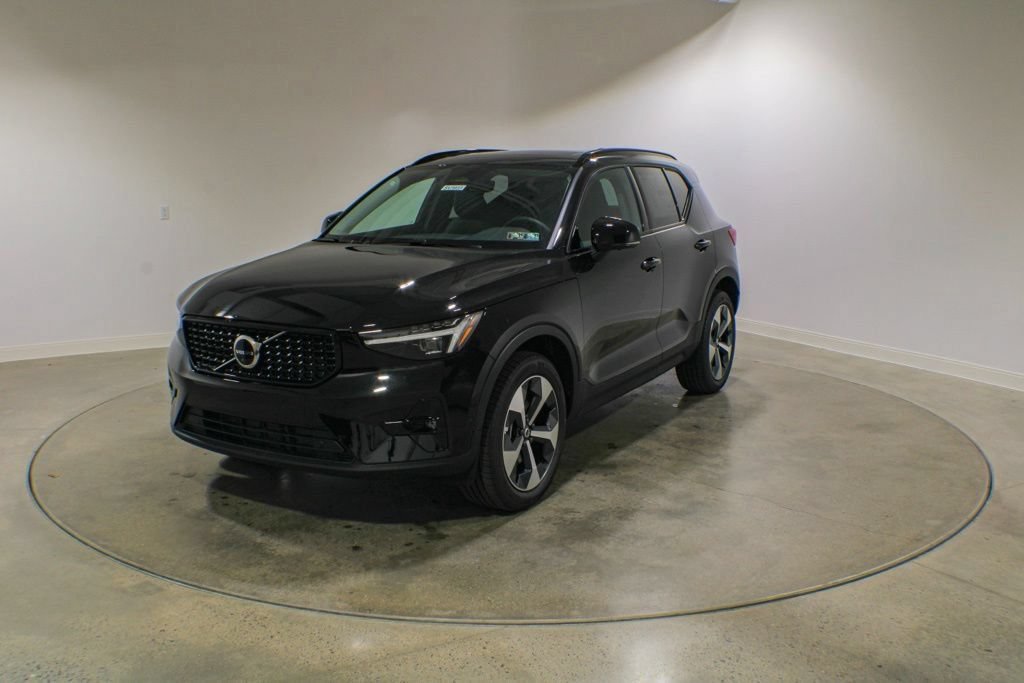 New 2026 Volvo XC40 B5 Plus w/ Climate Package