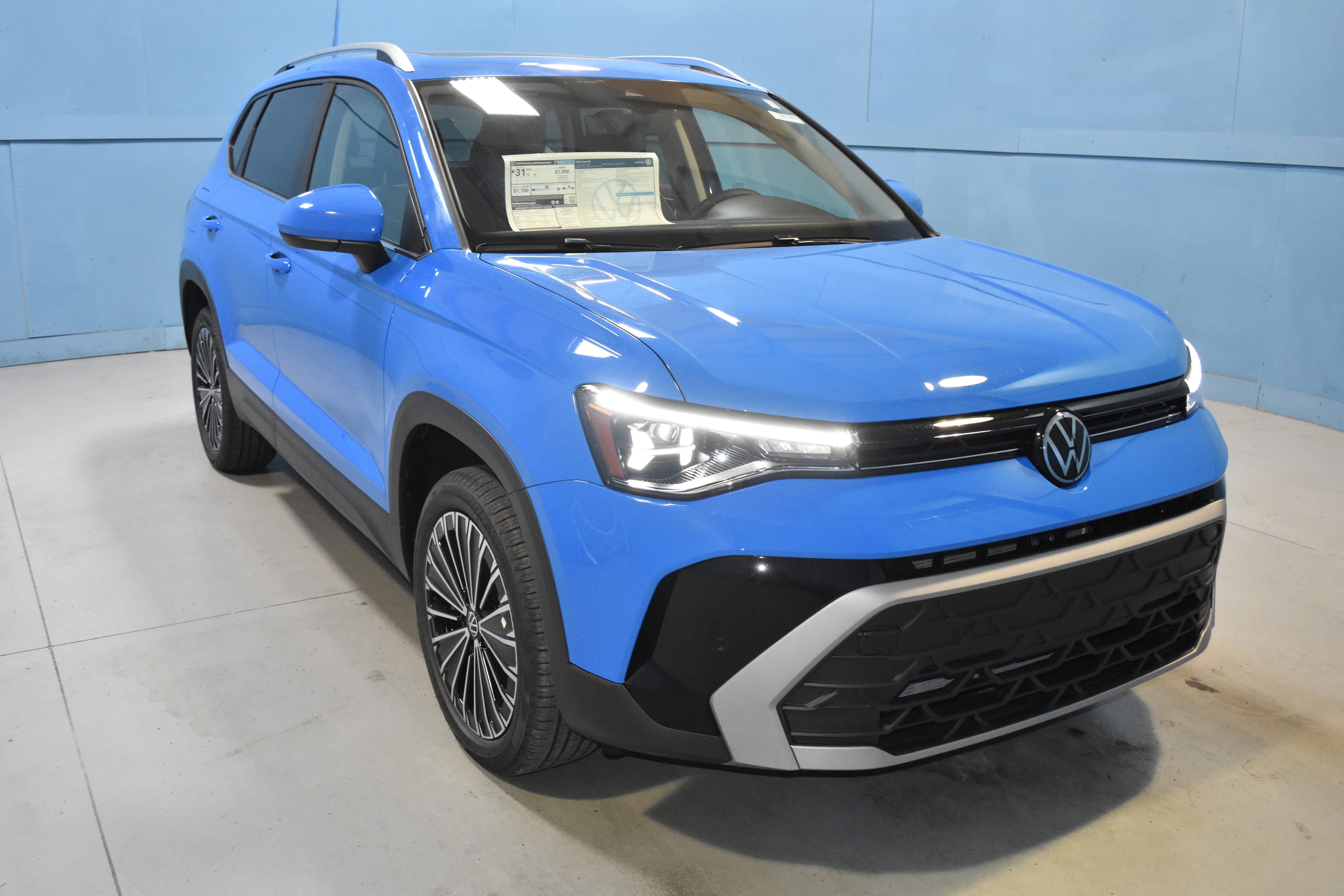 New 2025 Volkswagen Taos SE image 1