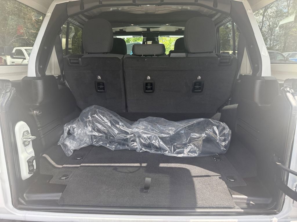 Certified 2025 Jeep Wrangler Unlimited Sahara w/ Safety Group image 29