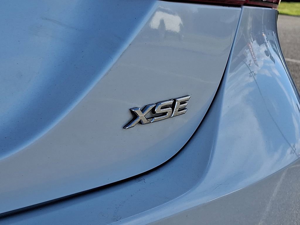 Used 2019 Toyota Camry XSE image 32