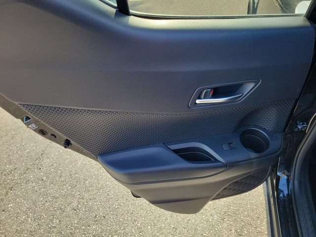 Used 2020 Toyota C-HR XLE FWD image 8