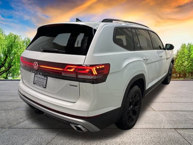 New 2026 Volkswagen Atlas Peak Edition image 4