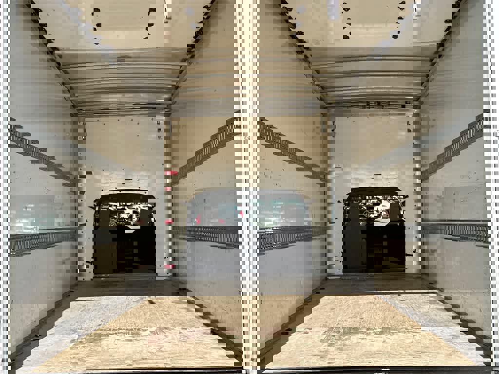 Used 2023 Ford E-450 and Econoline 450 Super Duty w/ Power Windows & Locks Group image 16