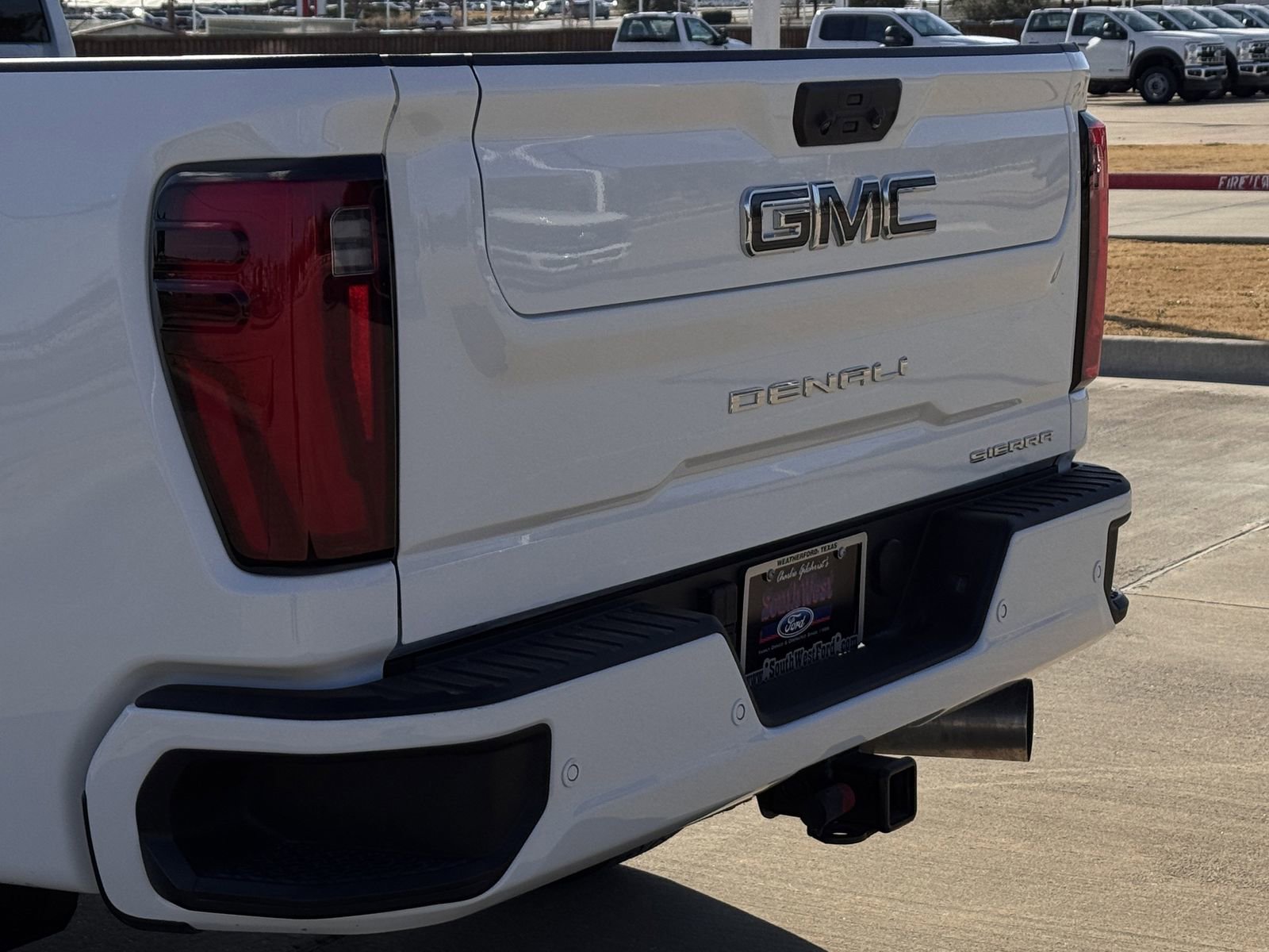 Used 2025 GMC Sierra 2500 Denali Ultimate image 6
