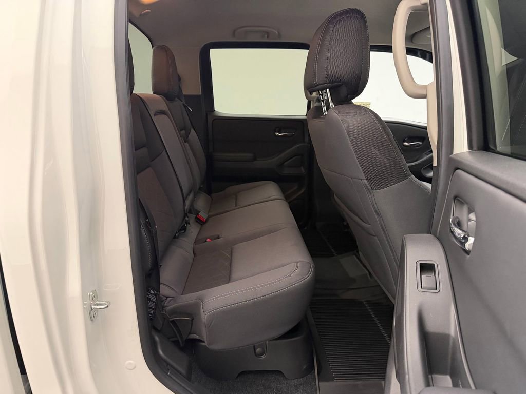 Used 2025 Nissan Frontier SV AWD/4WD image 22