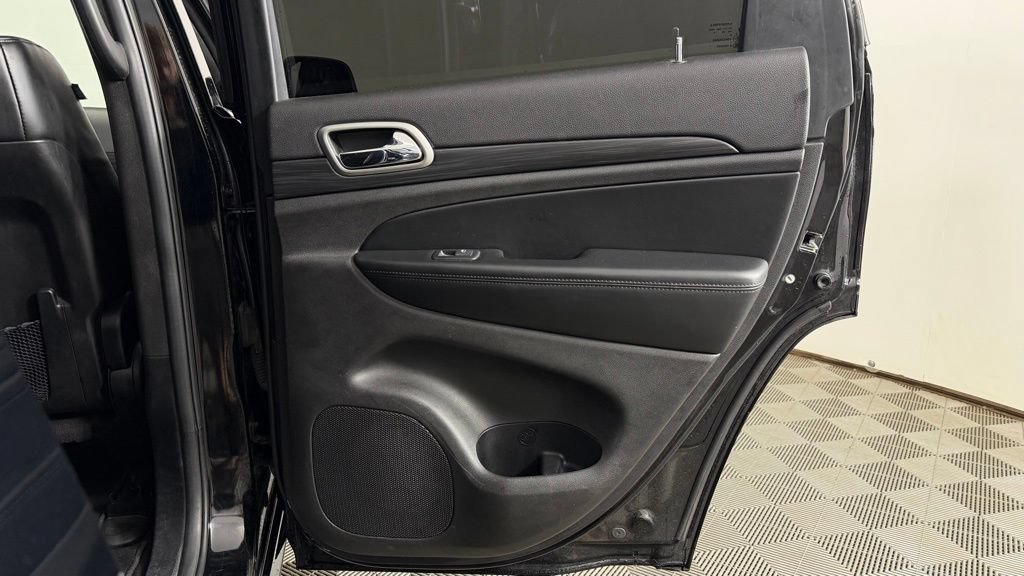 Used 2019 Jeep Grand Cherokee Altitude AWD/4WD image 32