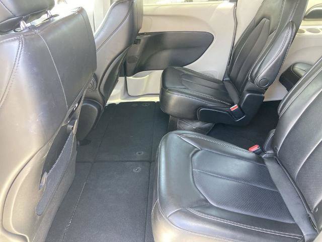 Used 2023 Chrysler Pacifica Touring-L FWD image 20