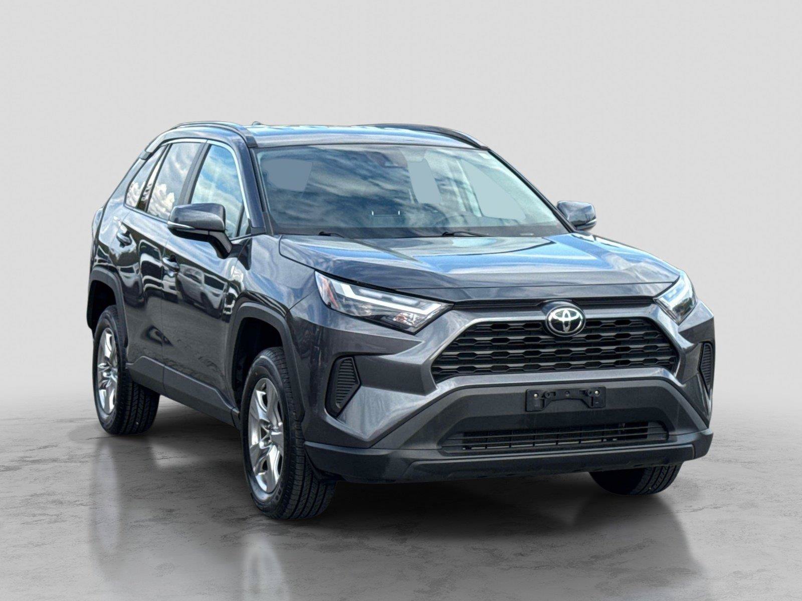 Used 2024 Toyota RAV4 XLE FWD image 3