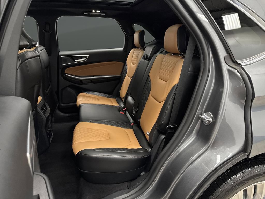 Used 2024 Ford Edge Titanium w/ Titanium Elite Package image 30