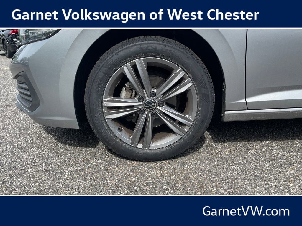 Certified 2023 Volkswagen Jetta SE FWD image 9