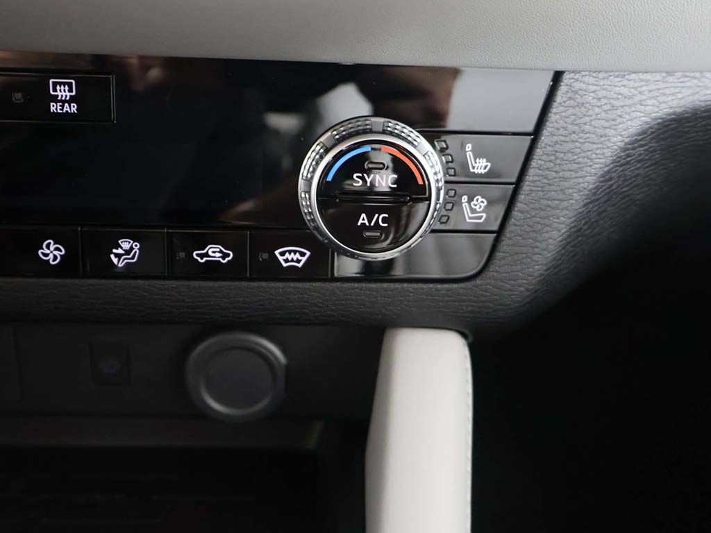 New 2026 Mitsubishi Outlander SEL AWD/4WD image 56