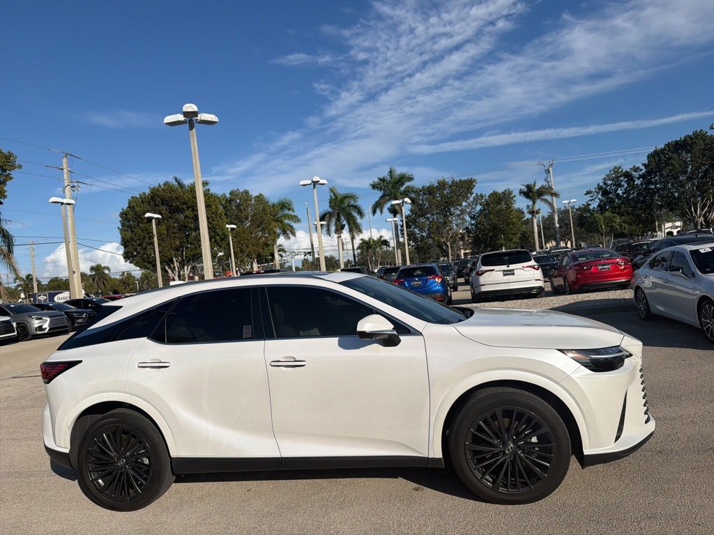 Used 2025 Lexus RX 350h image 2