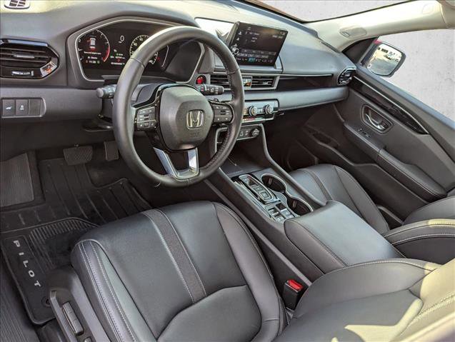 Used 2024 Honda Pilot Touring image 10