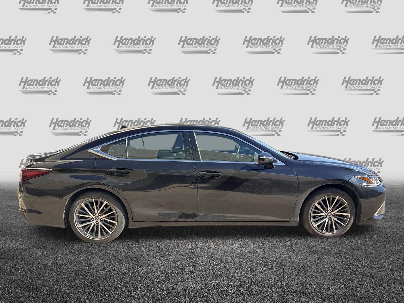 Used 2023 Lexus ES 350 w/ Premium Package FWD image 11