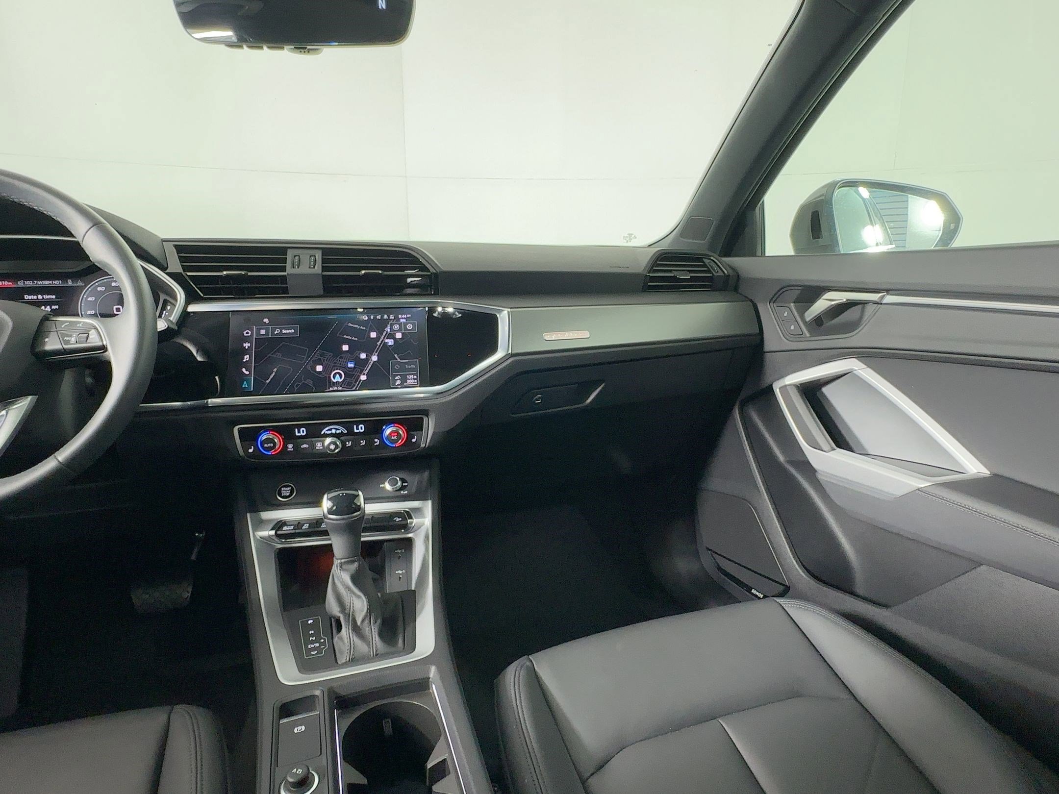 Certified 2025 Audi Q3 2.0T Premium Plus w/ Premium Plus Package image 29