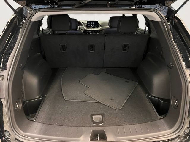 Certified 2025 Chevrolet Blazer LT FWD image 9