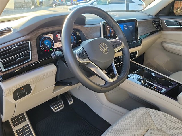 Used 2024 Volkswagen Atlas SEL Premium R-Line image 22