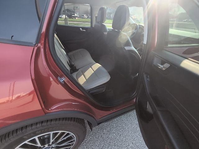 Used 2022 Ford Escape SEL w/ Technology Package image 4