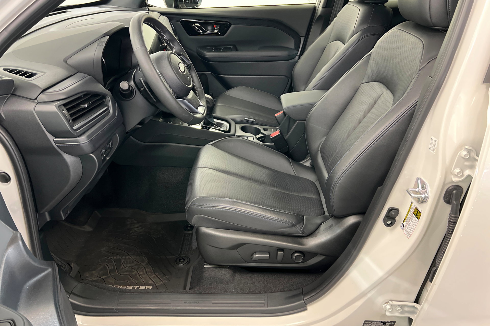 Used 2025 Subaru Forester Limited image 13