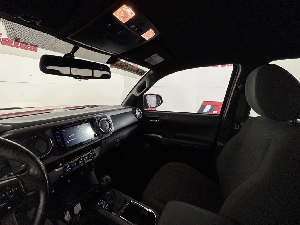 Used 2017 Toyota Tacoma TRD Off-Road w/ Tow Package image 30