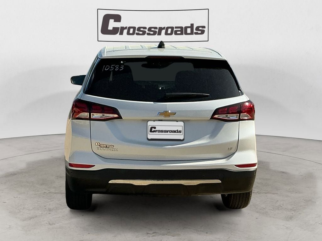 Used 2024 Chevrolet Equinox LT w/ LPO, Floor Liner Package FWD image 4
