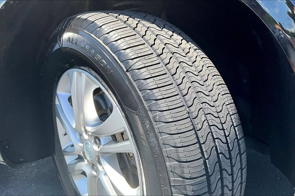 Used 2020 Buick Enclave Essence w/ Sound and Sites Package FWD image 7