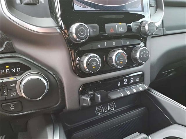 New 2026 RAM 1500 4x4 Crew Cab image 18