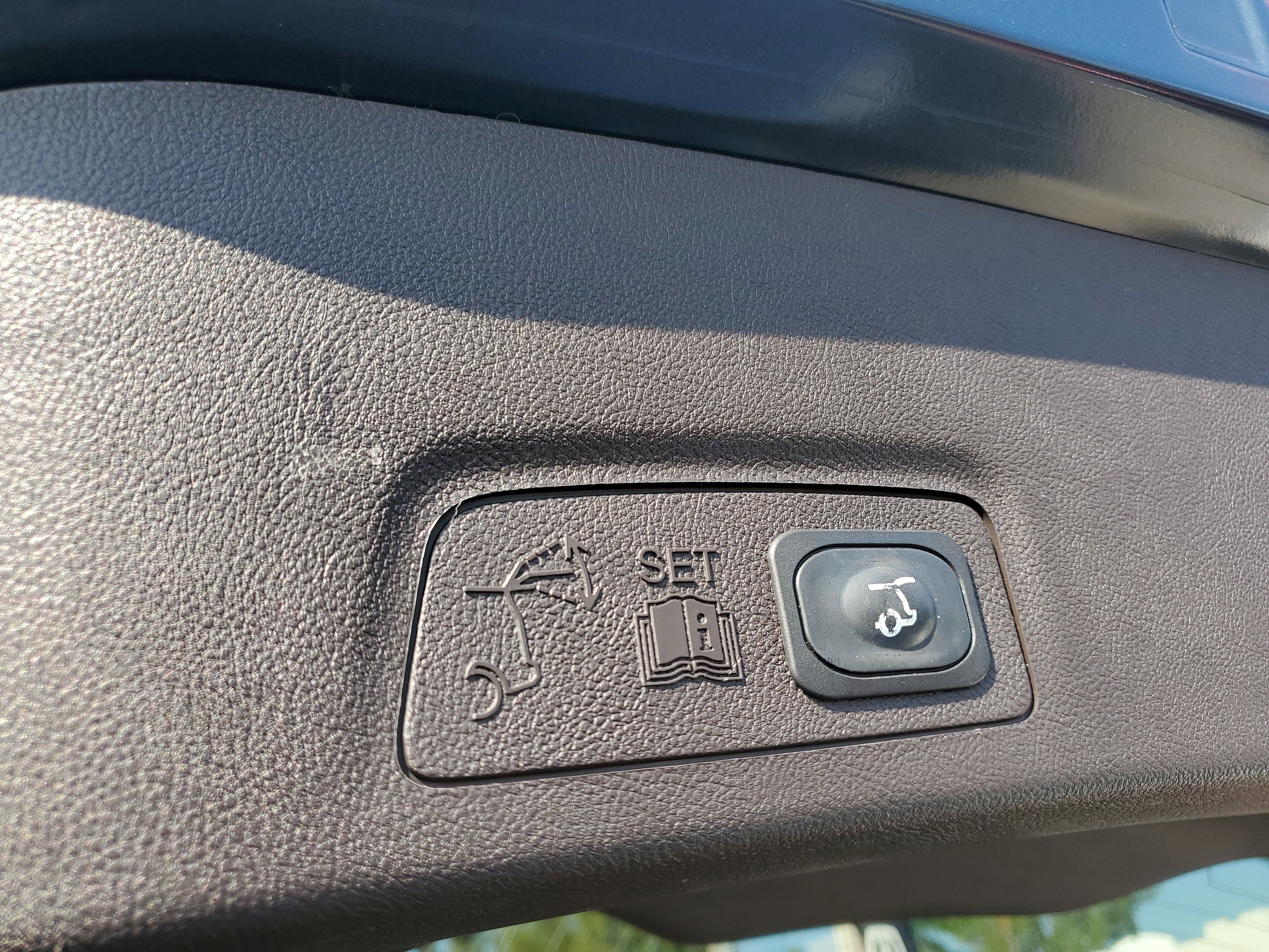 Used 2019 Lincoln MKC Premiere image 6