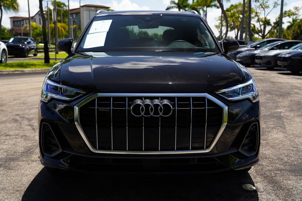 Used 2025 Audi Q3 2.0T Premium w/ Convenience Package AWD/4WD image 2