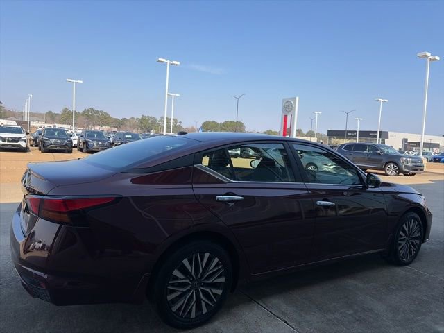 Certified 2025 Nissan Altima 2.5 SV w/ SV Premium Package image 4