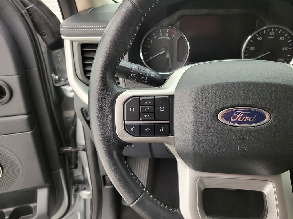 Used 2024 Ford Expedition Max XLT image 8