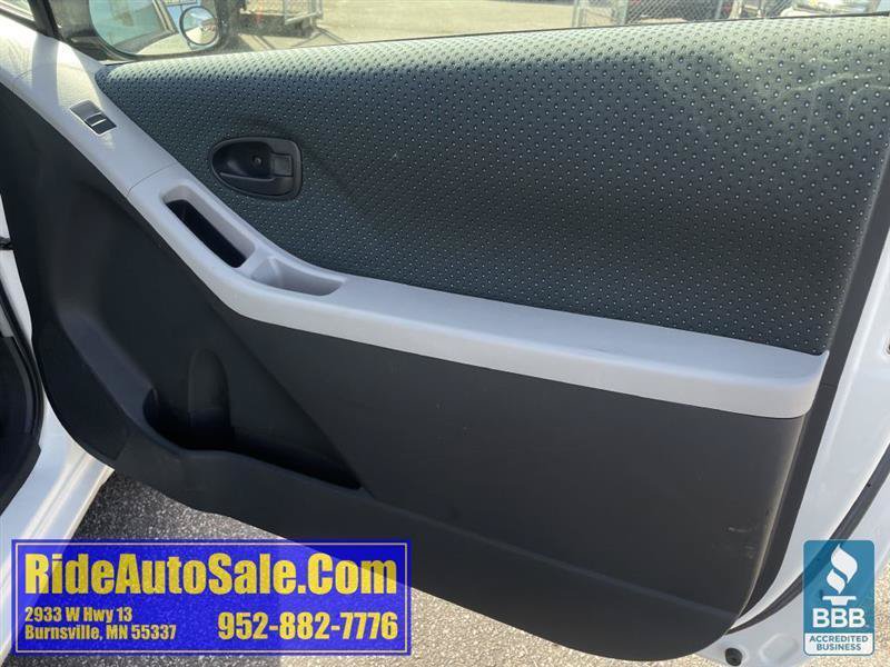 Used 2008 Toyota Yaris 2-Door Hatchback FWD image 13