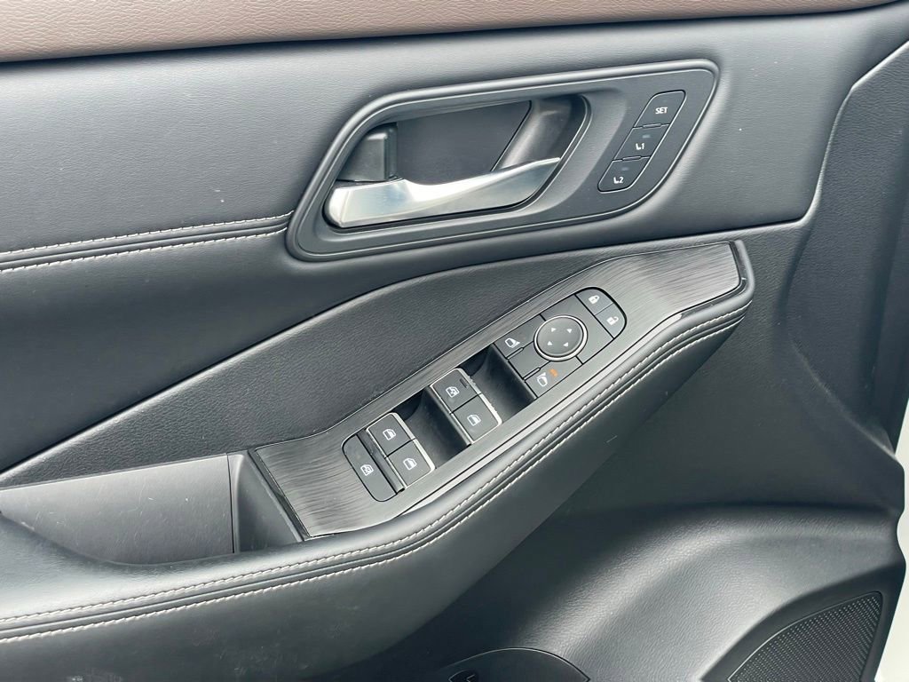 Certified 2023 Nissan Rogue SL w/ SL Premium Package image 15