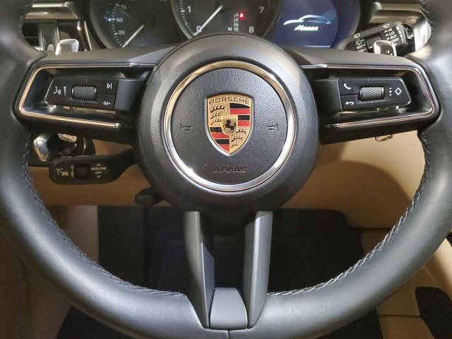 Used 2023 Porsche Macan AWD/4WD image 12