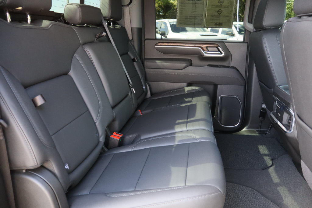 Certified 2025 GMC Sierra 3500 SLT w/ SLT Premium Package AWD/4WD image 28