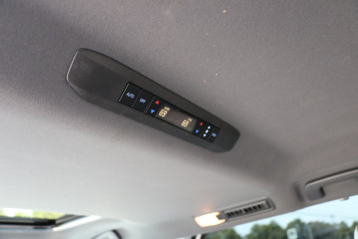 Used 2021 Toyota Sienna XSE FWD image 31