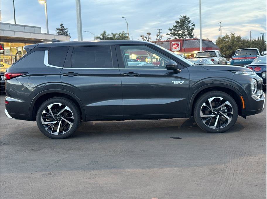 Used 2025 Mitsubishi Outlander SE AWD/4WD image 5