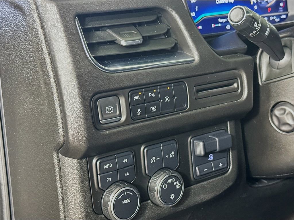 Used 2023 Chevrolet Suburban RST w/ Luxury Package image 10