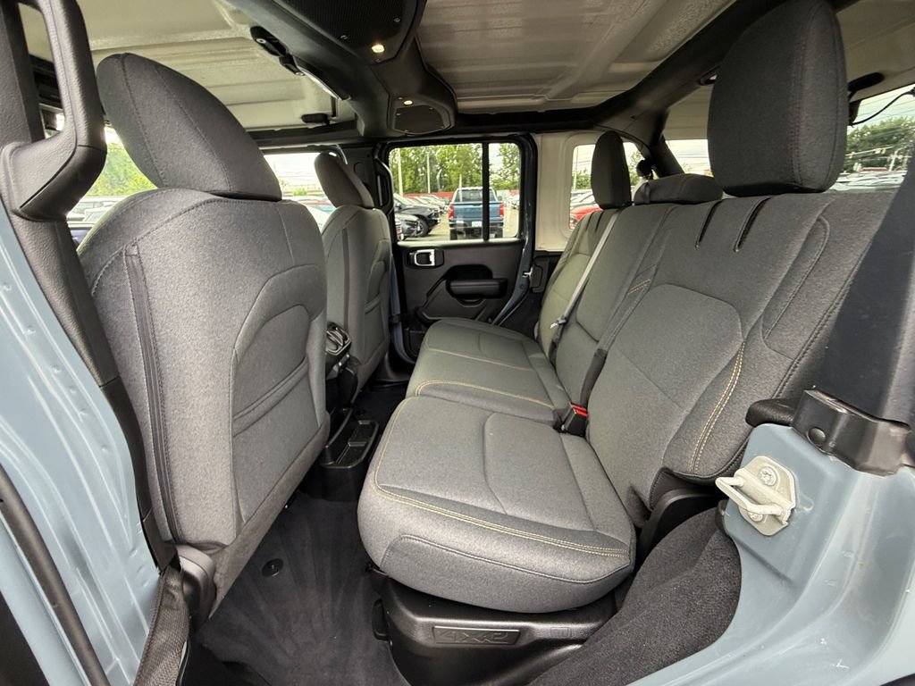 Used 2024 Jeep Wrangler Unlimited AWD/4WD image 23